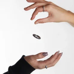 Inter Gioielli^IM X NOVE25 ANELLO FEDINA SQUAMATA CON BRILLANTI NERAZZURRI SILVER